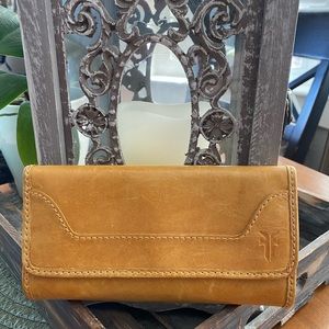 Frye New Melissa Continental Snap Leather Wallet ~Sunflower